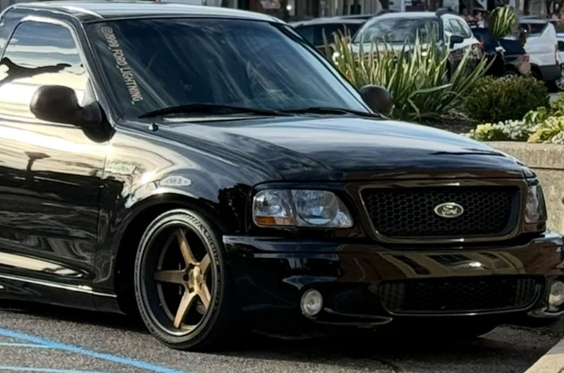 Black 1999 Lightning