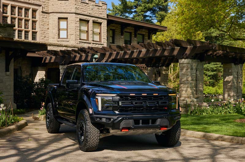 Raptor R in front of house