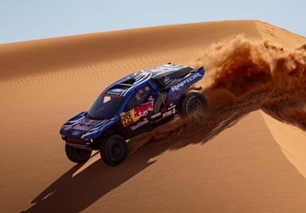 Raptor T1+ in desert