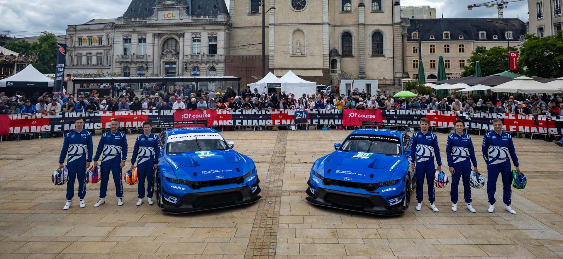 Mustangs and teams in France