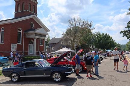 Fans and Mustang