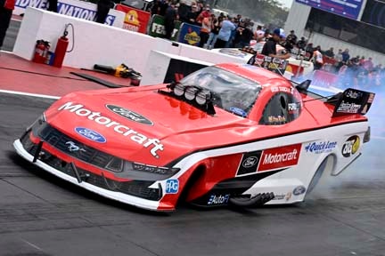 Mustang funny car on track