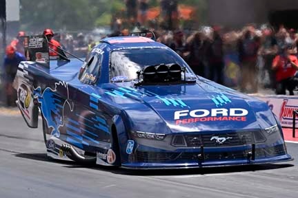 Mustang funny car on track