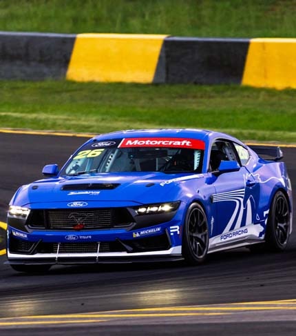 Mustang Dark Horse on track