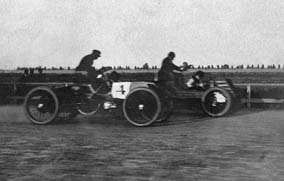 Two cars racing in 1901