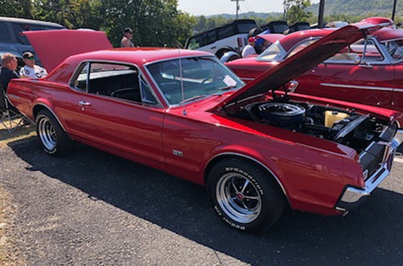 Mustang Club at Shultz Ford